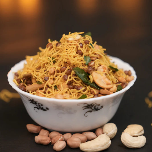 flattened rice, peanuts, curry leaves and cold-pressed chekku oil